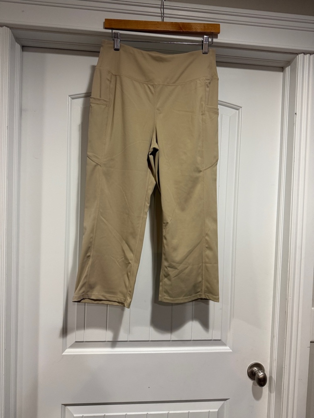 Willit Beige Wide Leg Cropped Active Pants with Side Pockets Size M.
